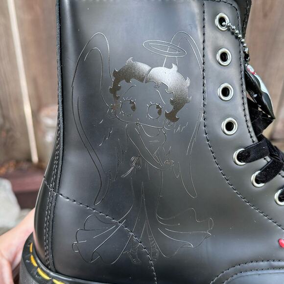 NEW Dr. Martens Black Betty Boop Jadon Boots Women's Size 8 US / 6 UK NIB - Picture 9 of 16